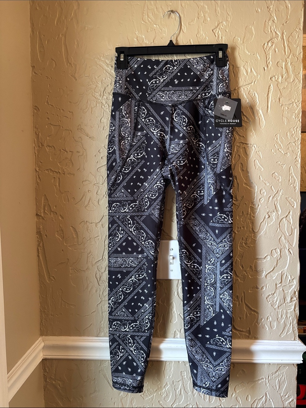 Marika Cycle House Black Bandanna Reversible Teal Paint Splatter Long Leggings